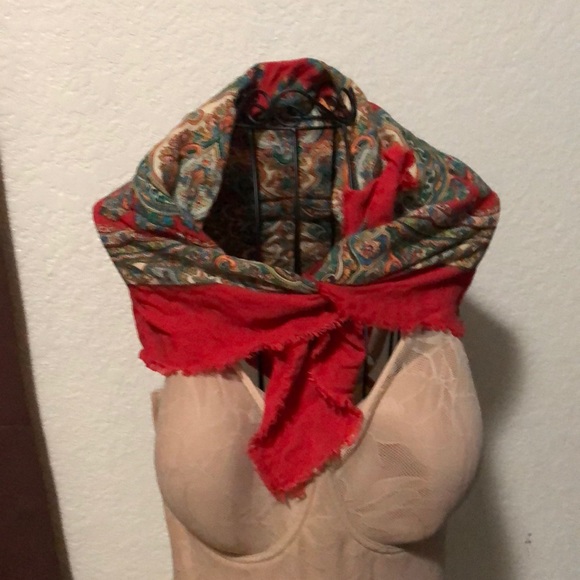 SCARF - Picture 4 of 6